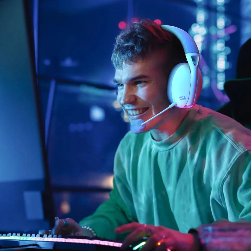 Redragon H848 Wireless Gaming Headset – Lightweight & Immersive Sound